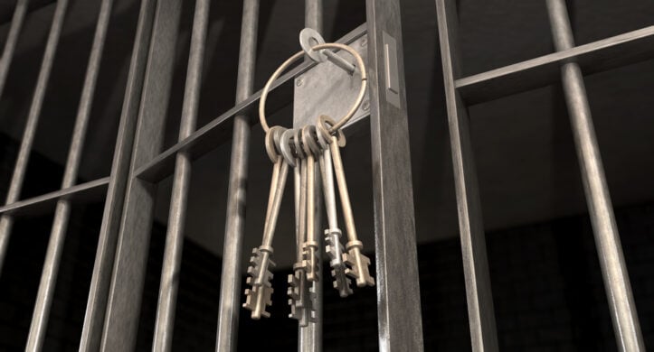 Fairfax no jail DUI offers are not automatic says VA DWI lawyer- Image of jail cell and keys