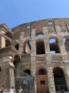 Lighthearted patter by the lawyer should not mislead a criminal defendant-Collseum